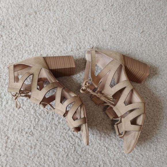 TAHARI SANDALS GLADIATOR SUEDE - Picture 2 of 9